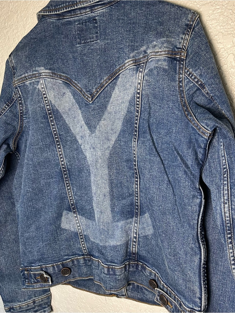 Wrangler x Yellowstone Bleached Y Logo Embroidered Denim Jacket Medium